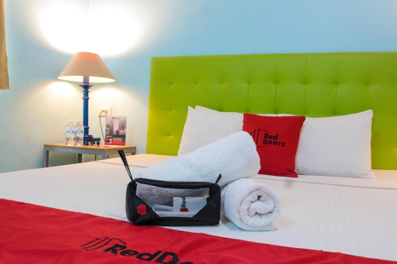 Reddoorz Plus New Era Budget Hotel Mandaue Former Reddoorz Plus Near Uv Mandaue Cebu Exterior photo